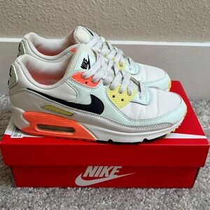 Nike air max 90 summit white/dark smoke grey EUC sz 7.5
